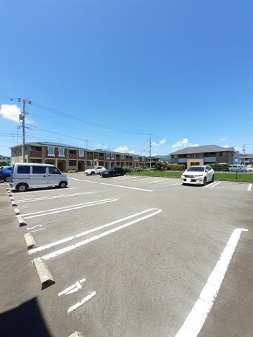 フォール・リアン　Ⅲの駐車場