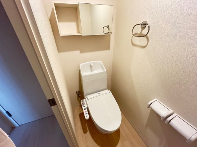 グランディールのトイレ|※同タイプの部屋写真です