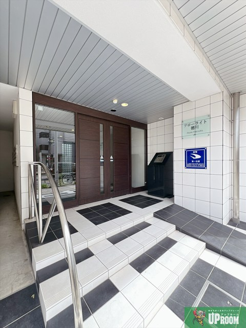 フローライト徳川のエントランス