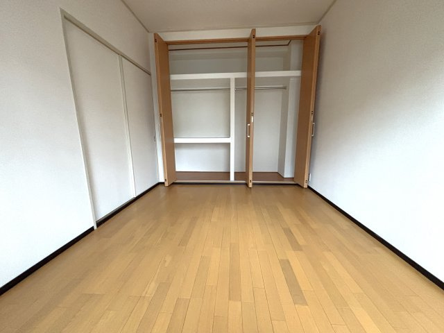 テングッド荒戸の洋室|落ち着いた色調の洋室です