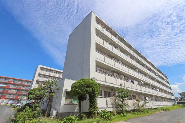 ビレッジハウス上和白1号棟の外観|外観は落ち着いています