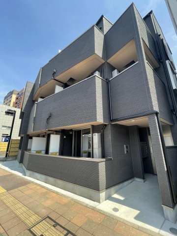 ロワール生麦 弐番館の外観