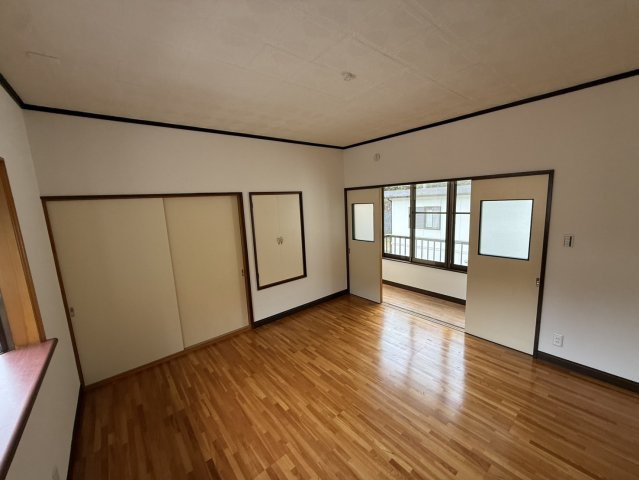 白河市大搦目山Ⅱの洋室