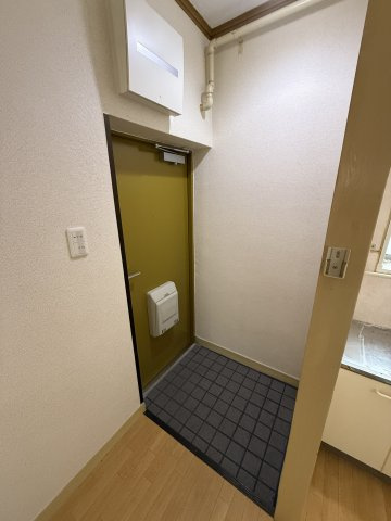 ベルク園田の玄関