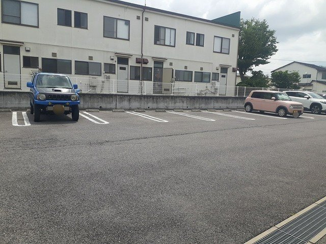 ラッフィナート・Ｍ　Ｃの駐車場