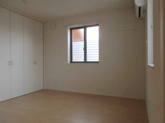 グランドソレイユ大山の寝室|★明るいフローリングのお部屋です★