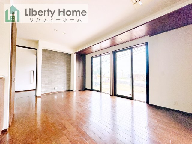 鉾田市常磐　中古戸建の居間・リビング