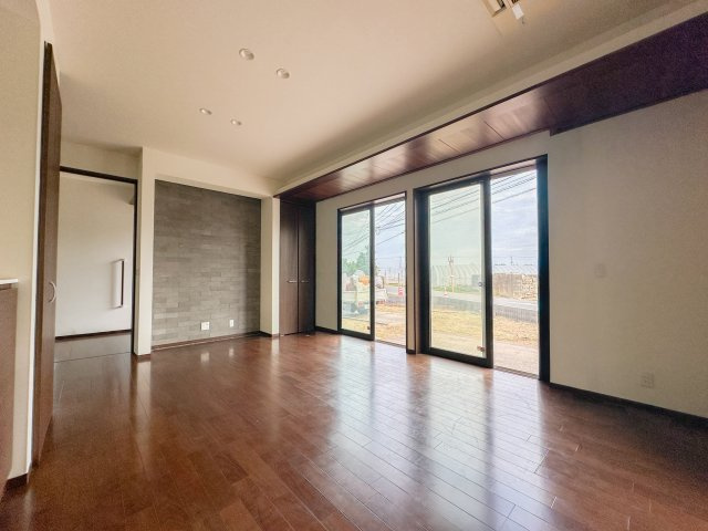 鉾田市常磐　中古戸建の居間・リビング