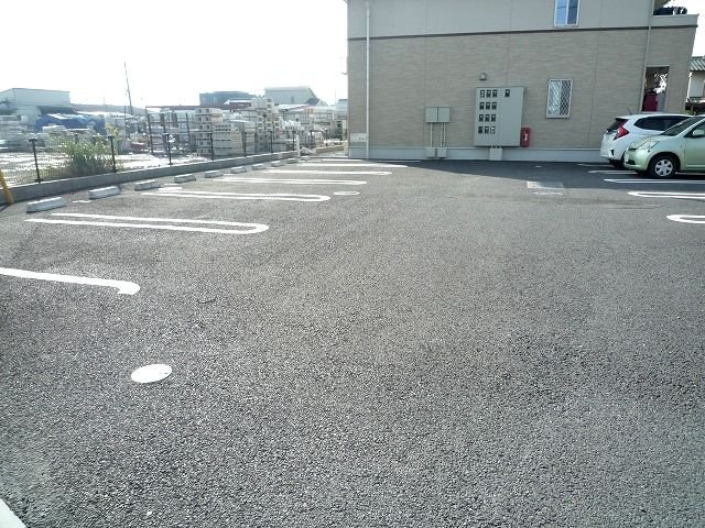 レメゾン七番館の駐車場