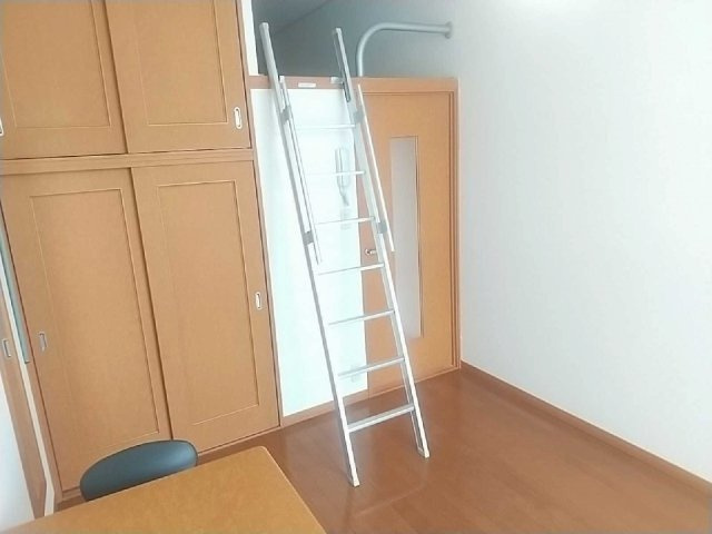 レオパレスヴィーブルⅡの居間・リビング