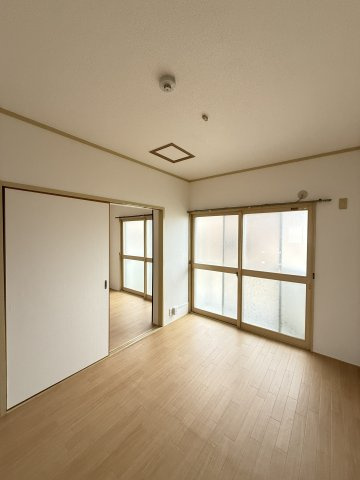 ベルク園田の居間・リビング