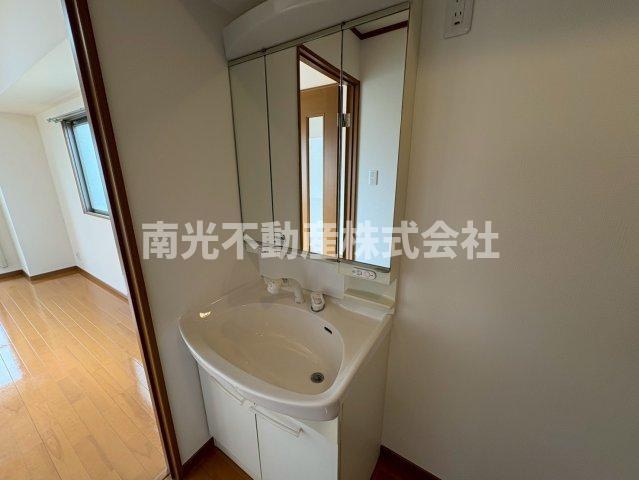 グランディ小阪　(近大　一人暮らし)の独立洗面台