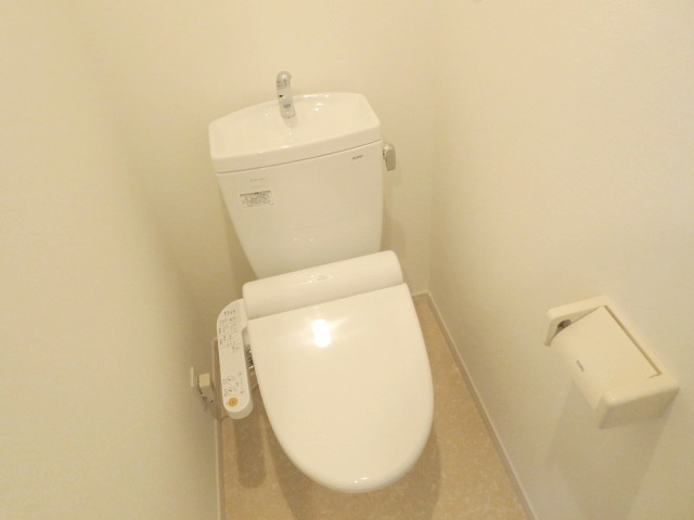 サンフィールド新小岩のトイレ|温水洗浄機能付きトイレです