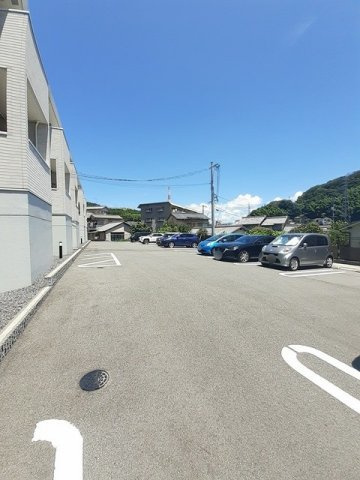 グリーングラスＢの駐車場|駐車スペースもあります