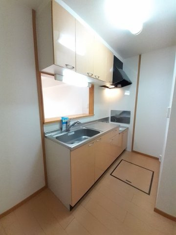 アムールⅡ号館のキッチン|コンパクトなキッチンで掃除もラクラク