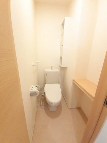 レーヴ・アミティエ　弐番館のトイレ|コンパクトで使いやすいトイレです