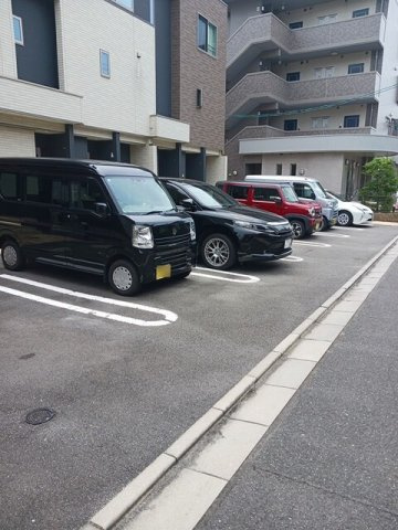 フリシュ　Ⅰの駐車場|カースペースがあります