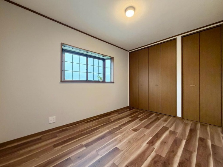 箕面市桜ケ丘4丁目中古一戸建て｜4LDK＋駐車1台可の洋室