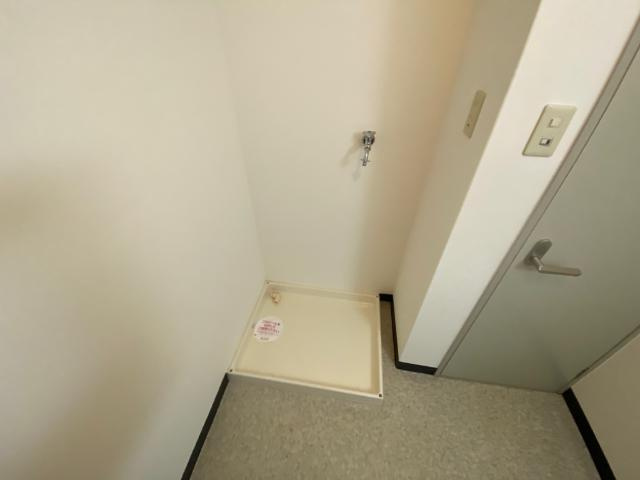 エクセレンス東野Ⅱ番館のその他|洗濯機置場