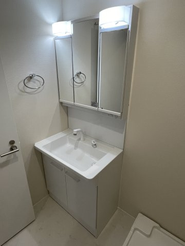 グラン月島の洗面所|★独立洗面台★