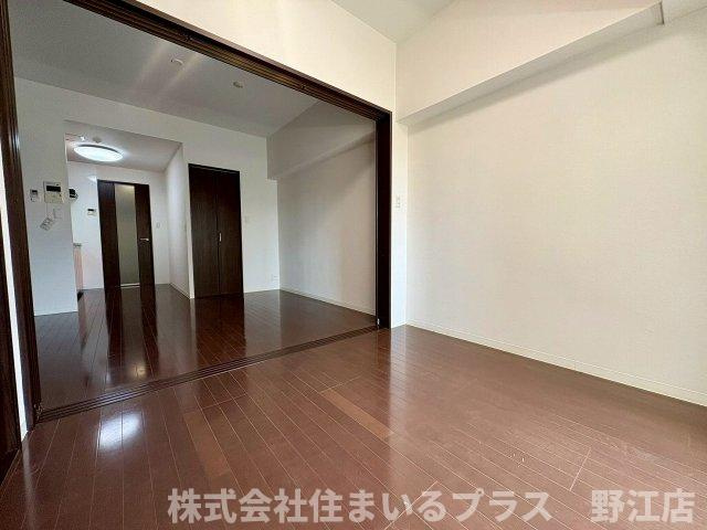 ハイフェンス京橋の洋室