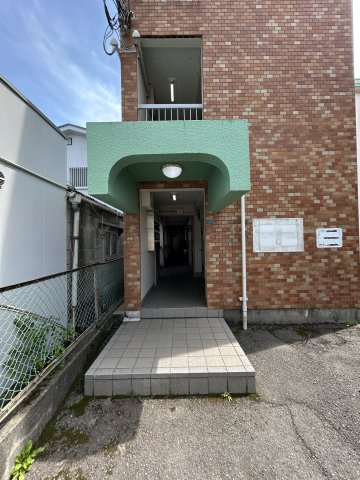 ベルク園田のエントランス
