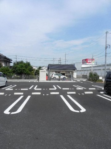 フォーシーズンズⅠの駐車場