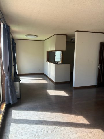 中古住宅　帯広市西16条北3丁目の居間・リビング