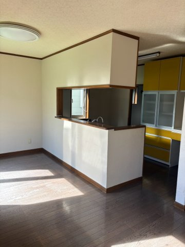 中古住宅　帯広市西16条北3丁目の居間・リビング