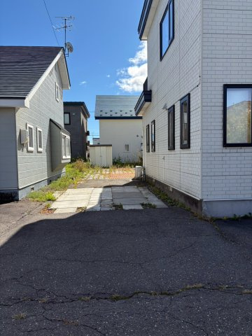 中古住宅　帯広市西16条北3丁目の駐車場