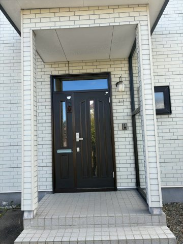 中古住宅　帯広市西16条北3丁目の玄関