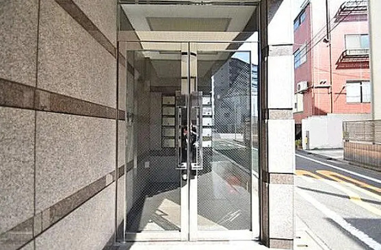 エミグラント南長崎のエントランス