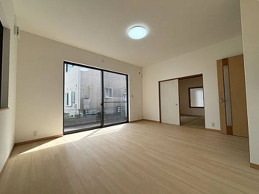 野田市光葉町　中古戸建　平成16年築　の居間・リビング