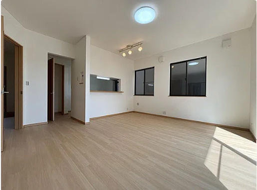 野田市光葉町　中古戸建　平成16年築　の居間・リビング