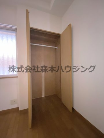 【収納】 | 　アルカーサル星田 | ※同タイプ別室の写真を使用しています。
　設備内容や色調など相違がある場合は実際のお部屋の現状優先となります。