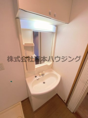 【独立洗面台】 | 　アルカーサル星田 | ※同タイプ別室の写真を使用しています。
　設備内容や色調など相違がある場合は実際のお部屋の現状優先となります。