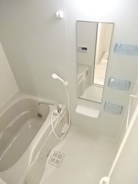 シームリーⅡの浴室