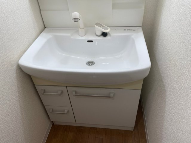 グランデージハヤミの独立洗面台|イメージとして同マンション他部屋を表示しています