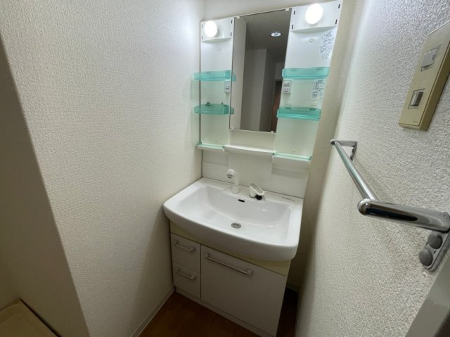 グランデージハヤミの洗面所|イメージとして同マンション他部屋を表示しています