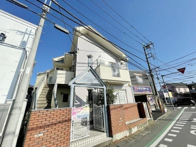 所沢市大字久米のアパートの外観