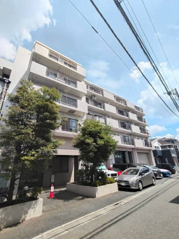 ペルレ五反野の外観