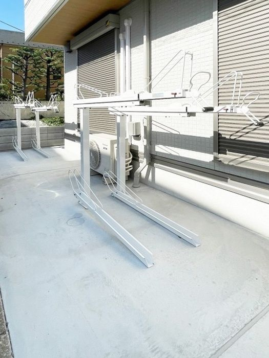 ルリアン江戸川の駐車場