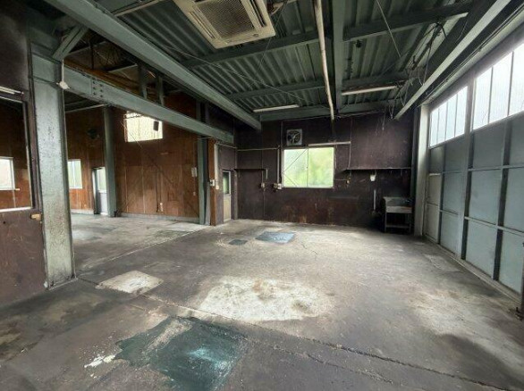 大高町川添工場事務所付の内装