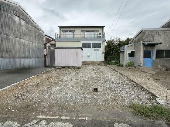 大高町川添工場事務所付の外観
