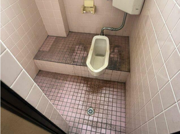 大高町川添工場事務所付のトイレ