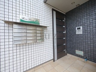 スリーフォレストのエントランス