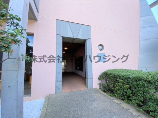 【エントランス】 | 　アルカーサル星田 | ゆとりのあるエントランスです