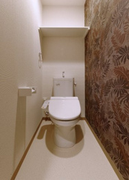 温水洗浄便座付きのトイレです♪