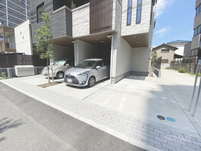 ボヌール新都心の駐車場|敷地内駐車場！（空要確認）