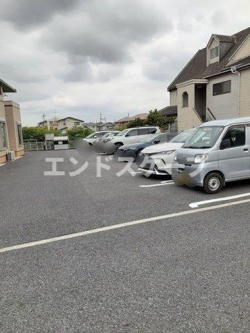ルミナーレの駐車場|高崎、前橋のお部屋探しはエンドスケープまで！お客様の理想お聞かせ下さい♪